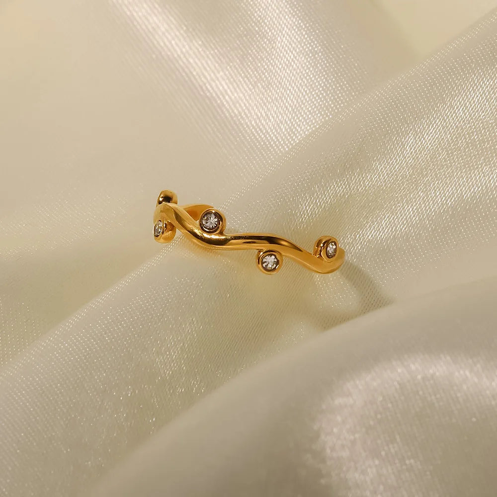 Vibrant Joree ring with sparkling stones, adding a joyful touch to your everyday style and brightening your look.